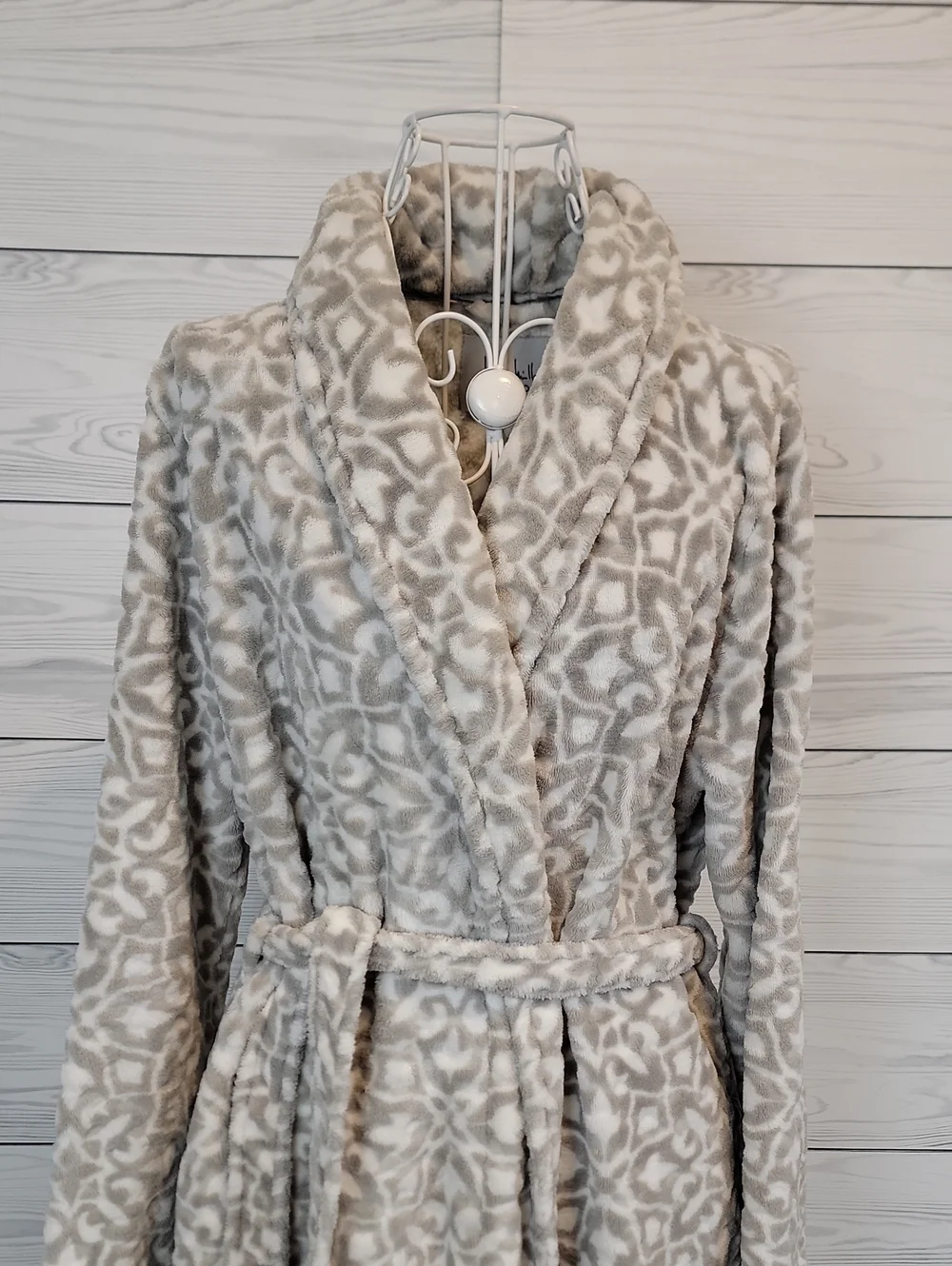 Nicole Miller Shawl Collar Plush Robe - Light Gray Geometric Print Womens Size L